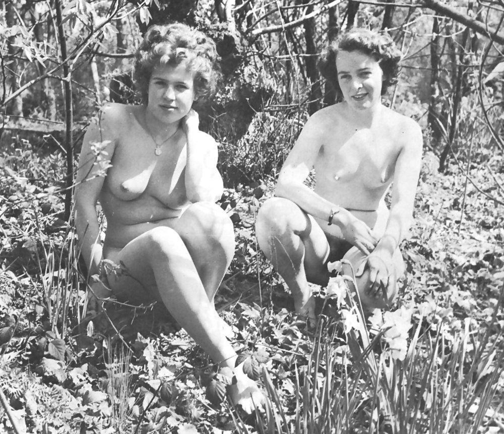 25P Retro nudistsw