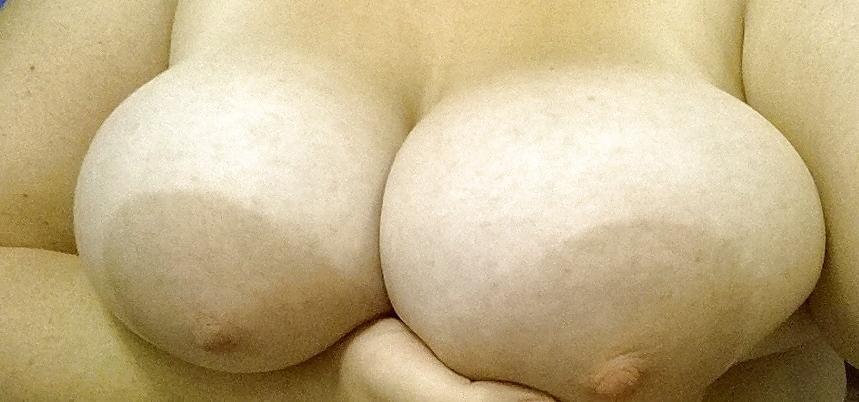 25P Pretty lactating BBW Nikeya