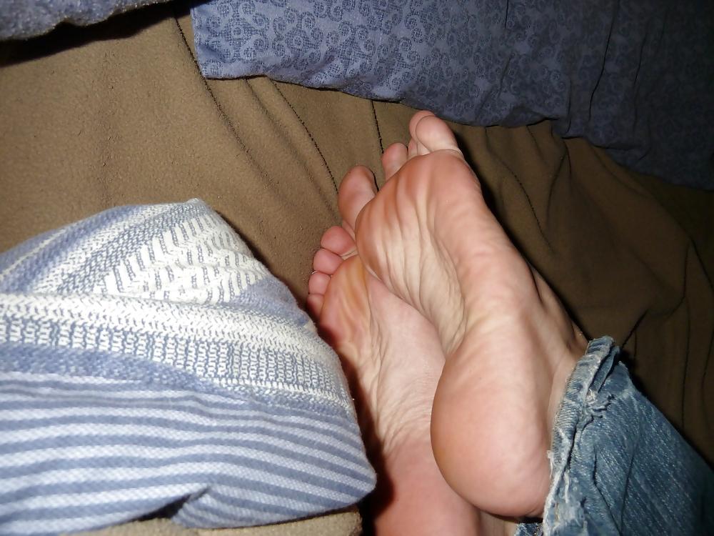 4P Teen feet