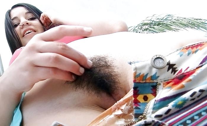 25P Real Women have Pubic Hair 2