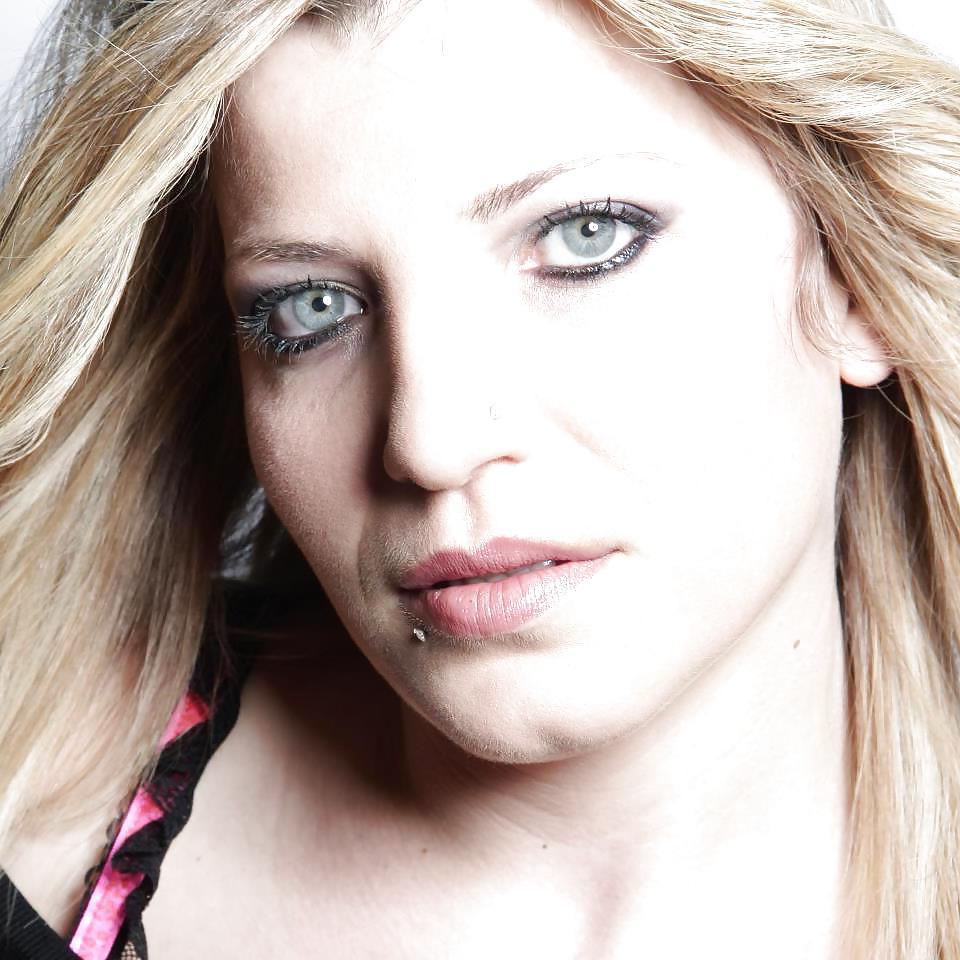 18P Turkish Girl Blond