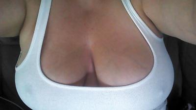 6P Cousins huge natural tits