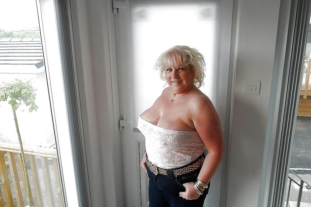 7P Anyone on Xhamster know her name or where to find more pics?