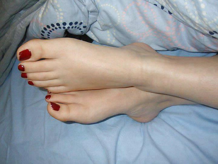25P Feet 7