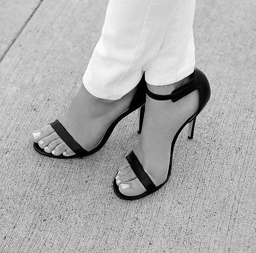 25P Feet 7