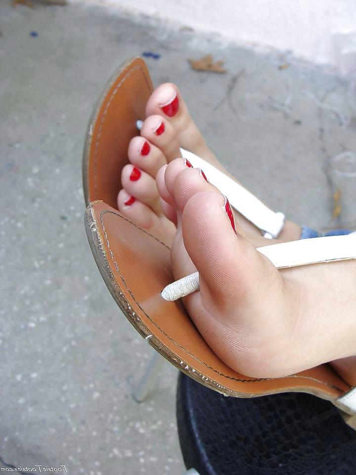 25P Feet 7