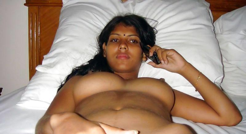 19P My college girlfriend boobs and pussy after shower