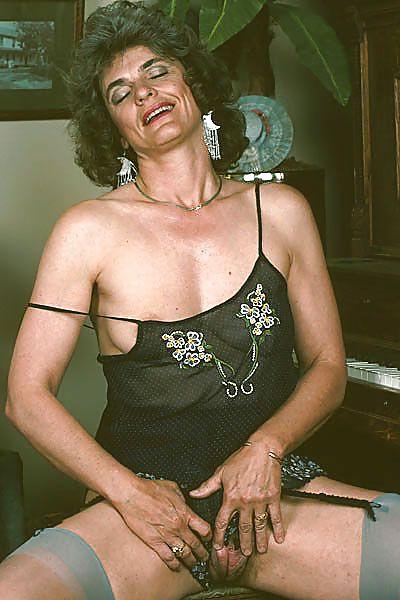 25P Gorgeous Hairy Mature in Stockings II