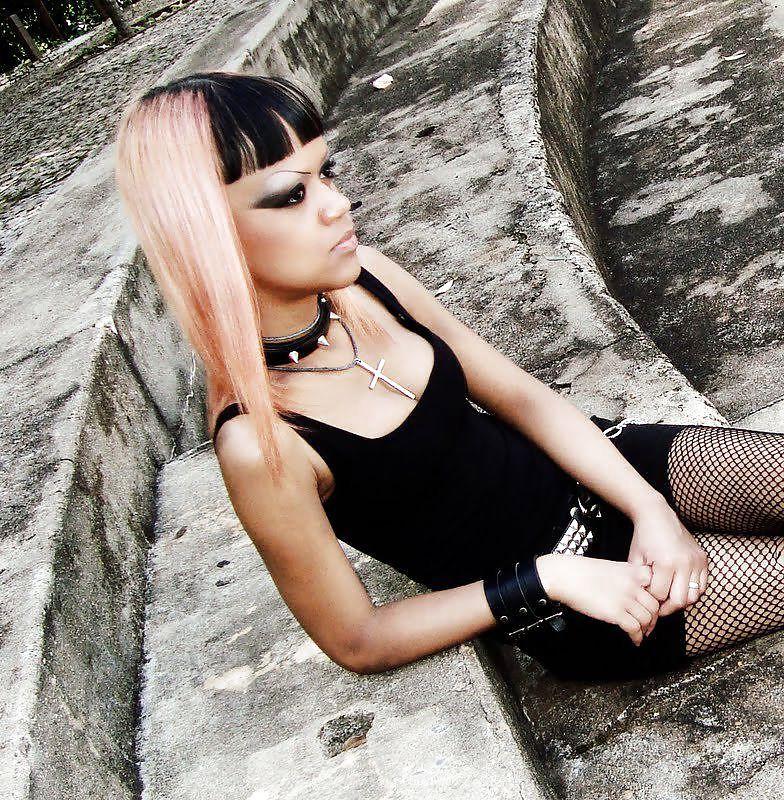 23P Gothic Babe