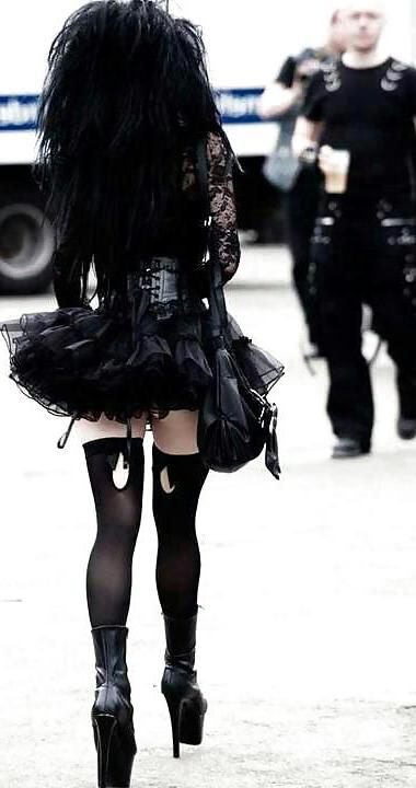 23P Gothic Babe