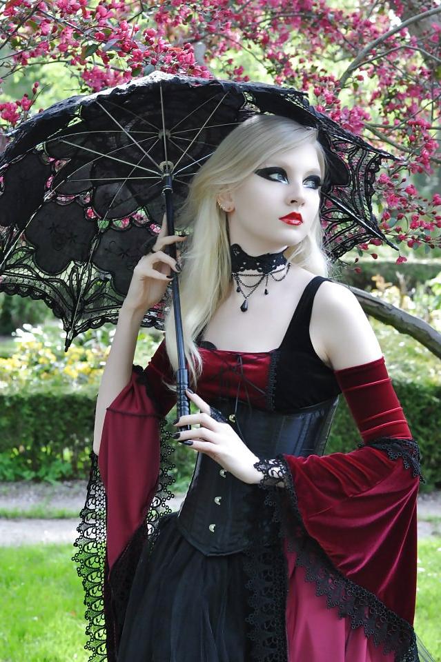 23P Gothic Babe