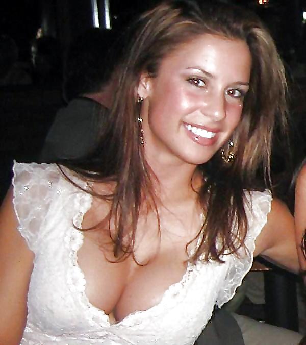 15P Sexy Cleavage 45