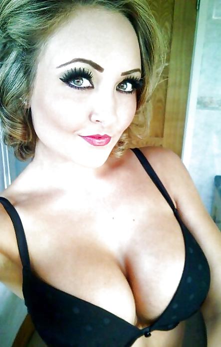15P Sexy Cleavage 45