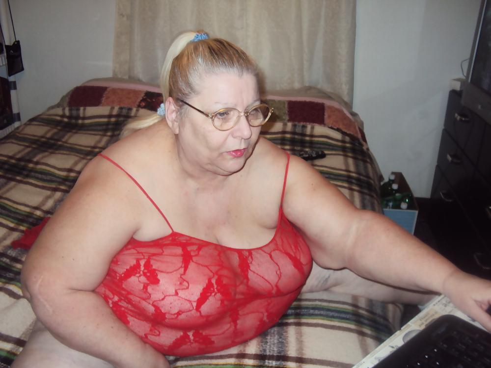 10P Showing off in red