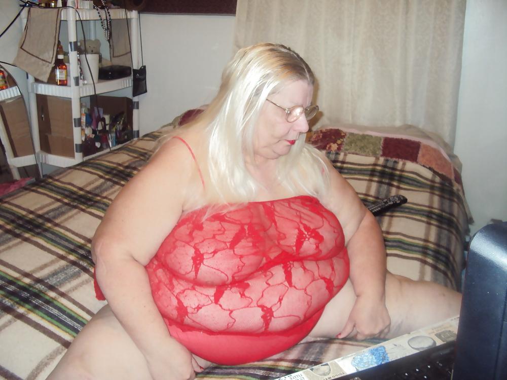 10P Showing off in red