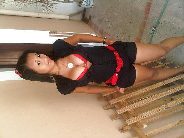 25P Latina cleavage 2