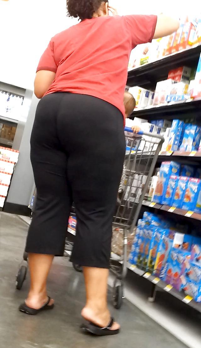 9P Huge ASS BBW Mulatto MILF BIG BUTT in Tights VOYEUR