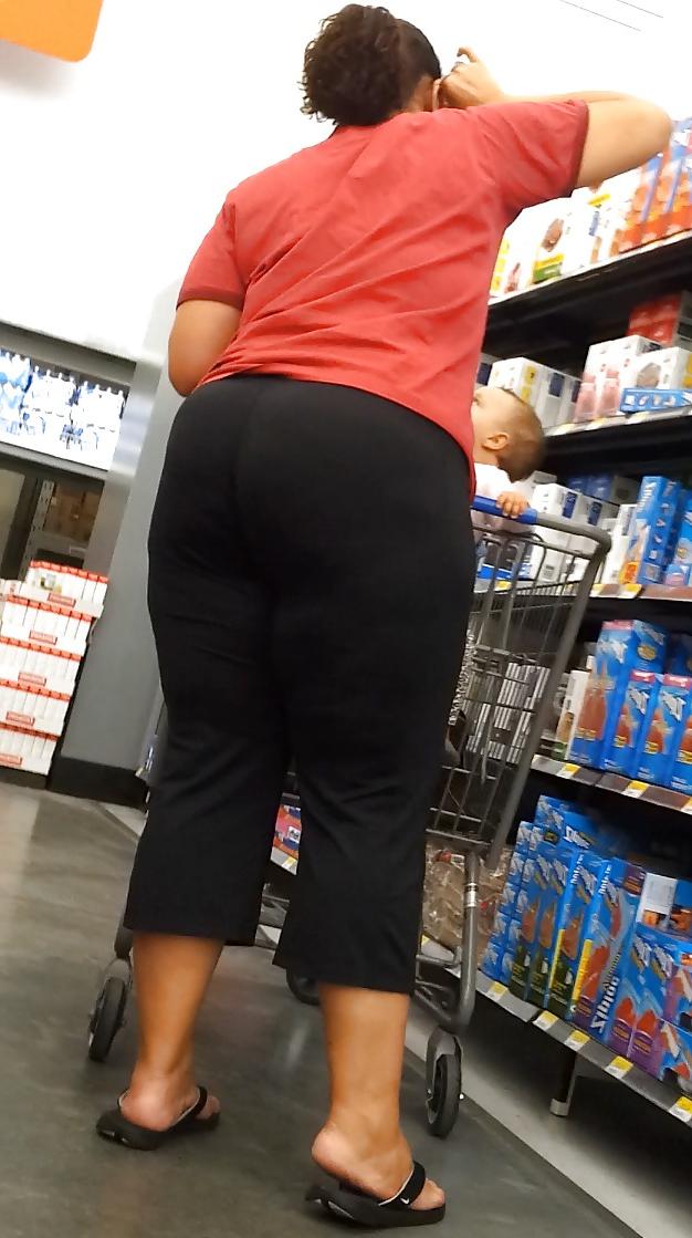 9P Huge ASS BBW Mulatto MILF BIG BUTT in Tights VOYEUR