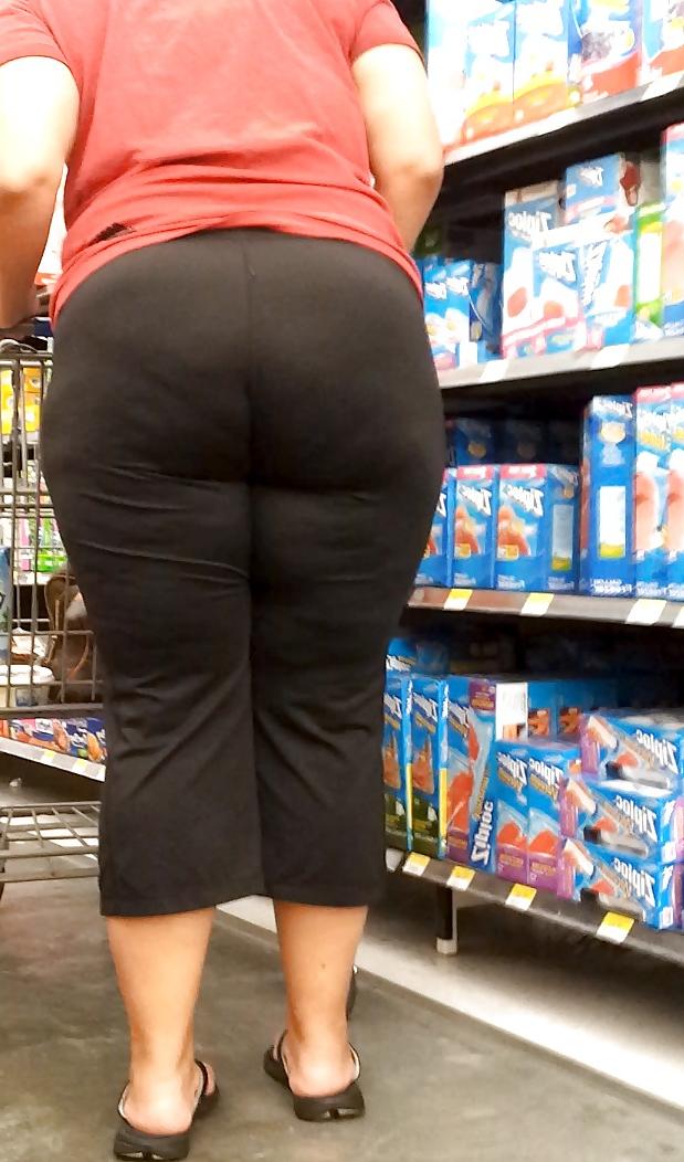 9P Huge ASS BBW Mulatto MILF BIG BUTT in Tights VOYEUR