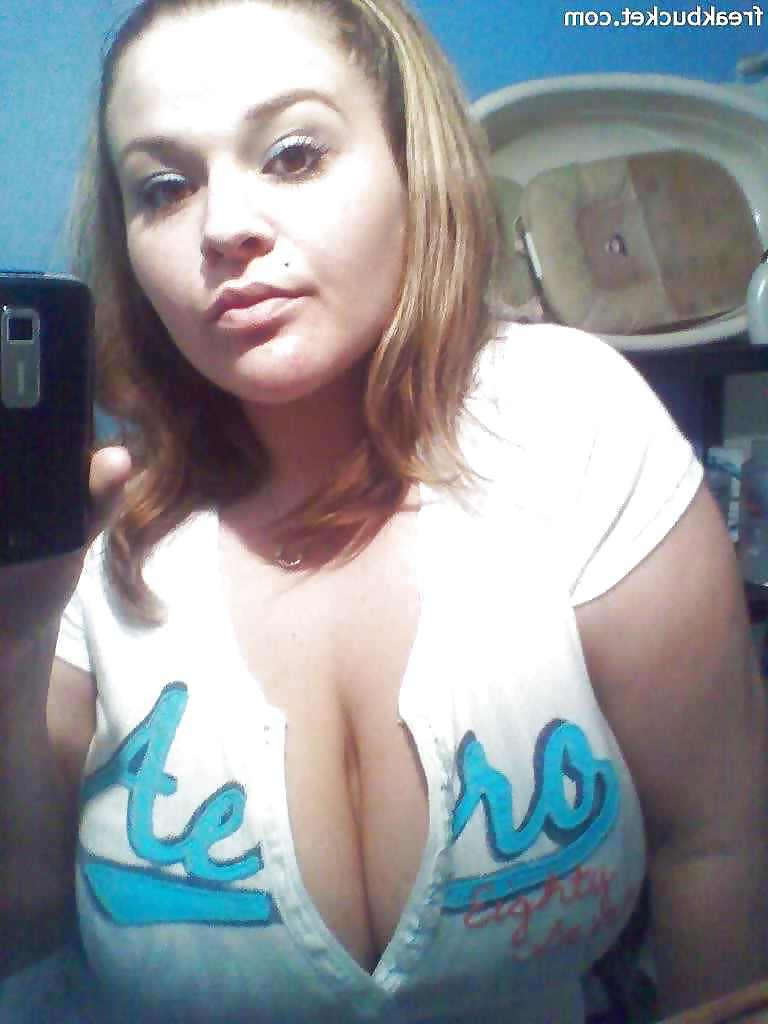 12P Great cleavage from teens bbws and milfs