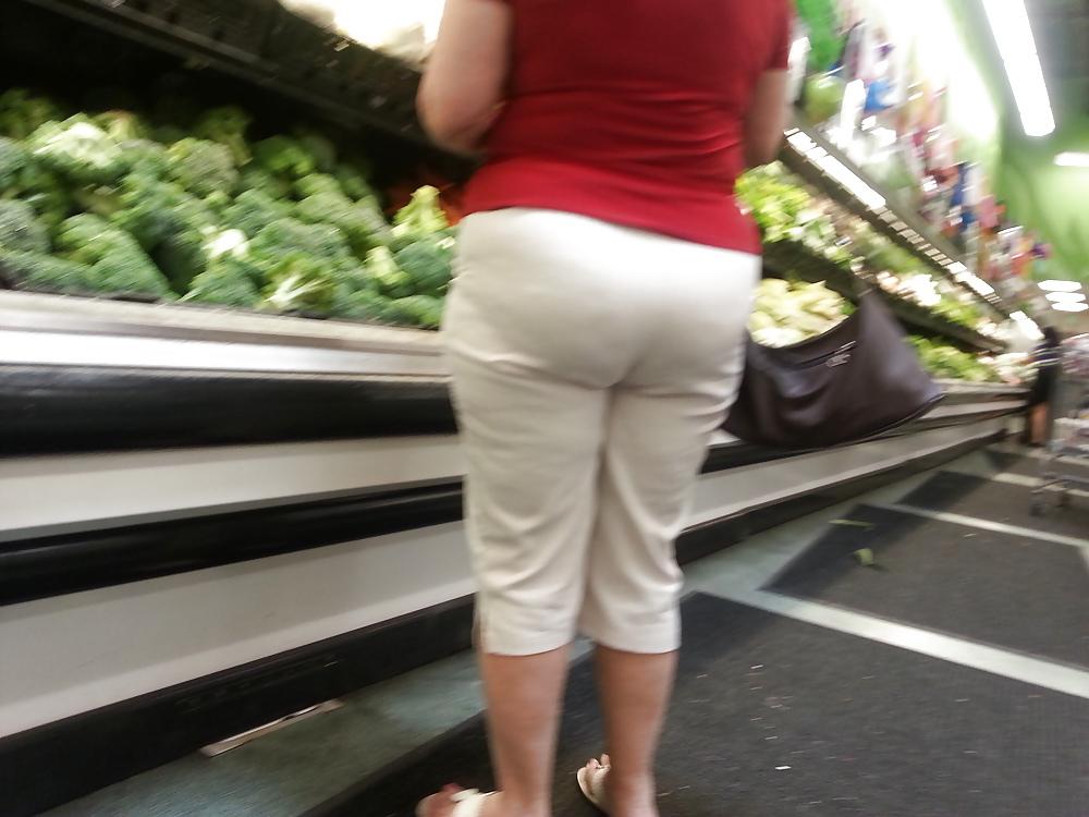 5P Candid BBW Ass