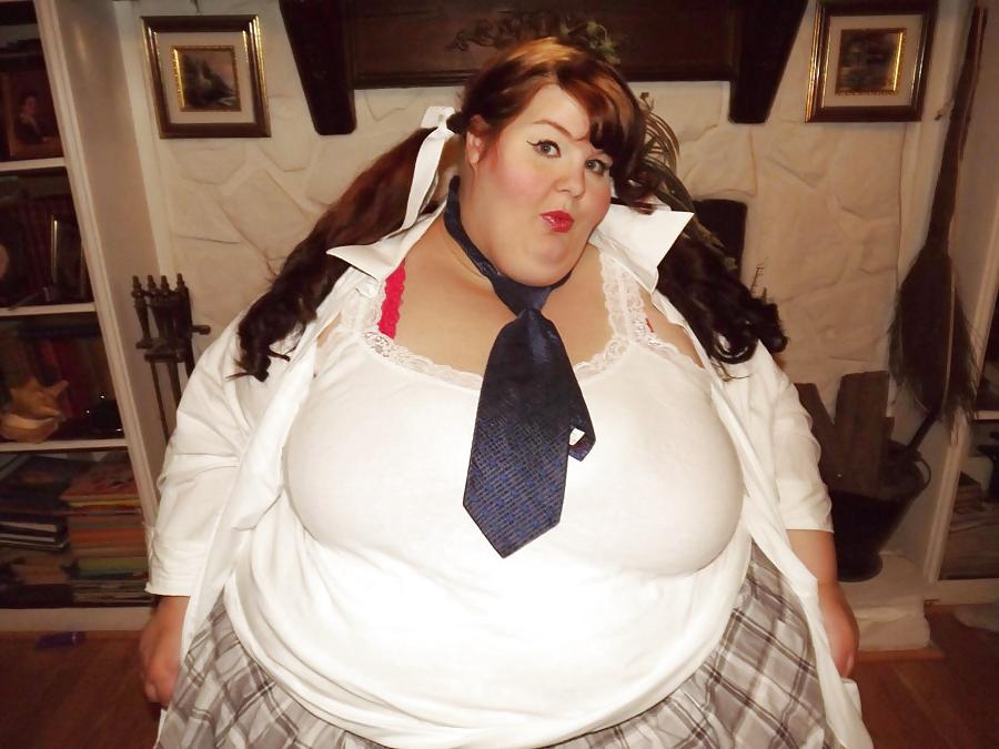 25P Naughty SSBBW School Girl