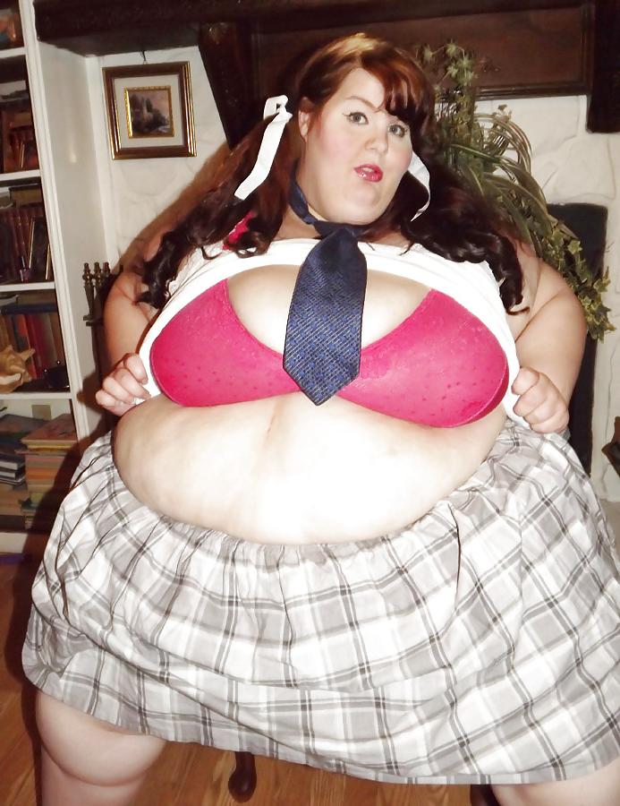 25P Naughty SSBBW School Girl