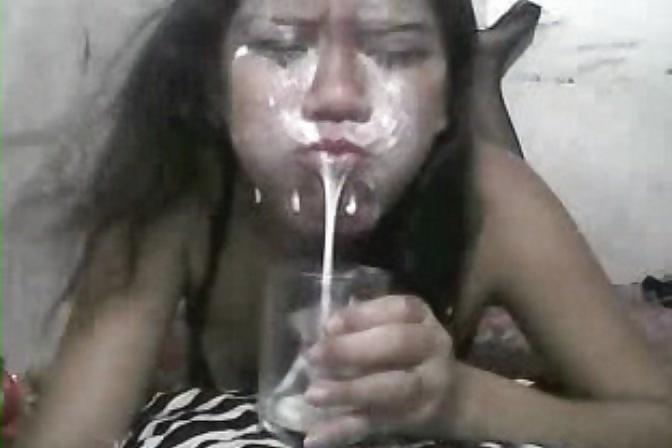 15P Asian messy face on cam helped by mum