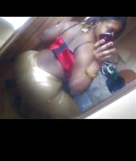 12P Thick big booty black MILF