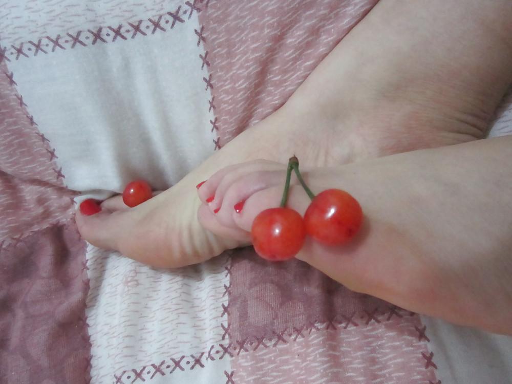 20P (1) My asian GF's feet, toes and soles! Chinese foot fetish!