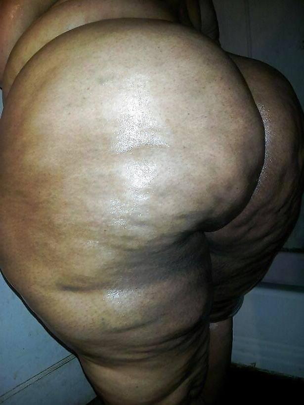 25P Thick beautiful black ass