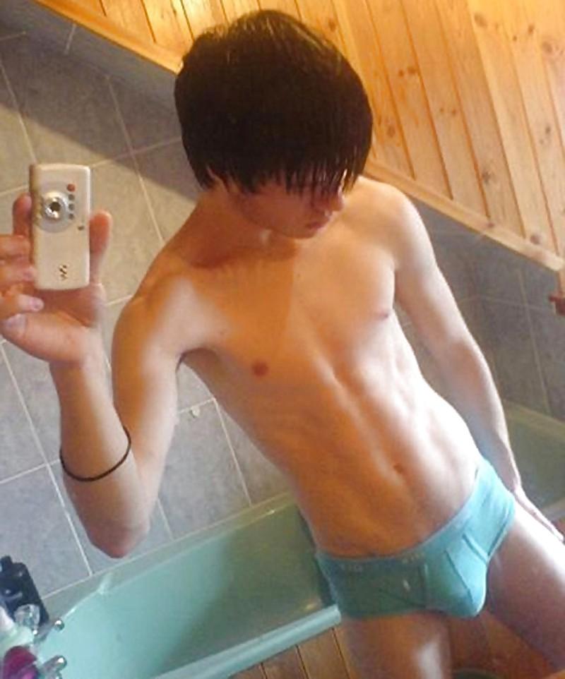 21P Underwear pics random guys