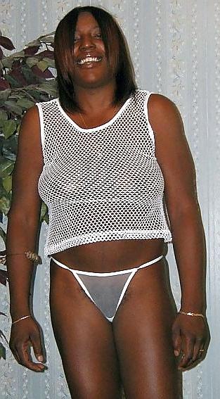 25P BLACK MILF