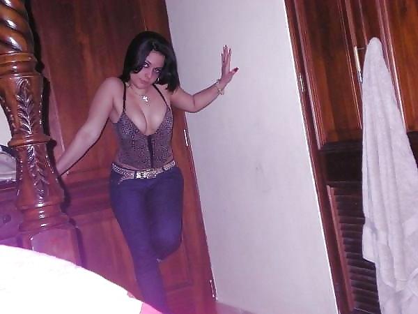 21P Arab-Turkish HOT ASS