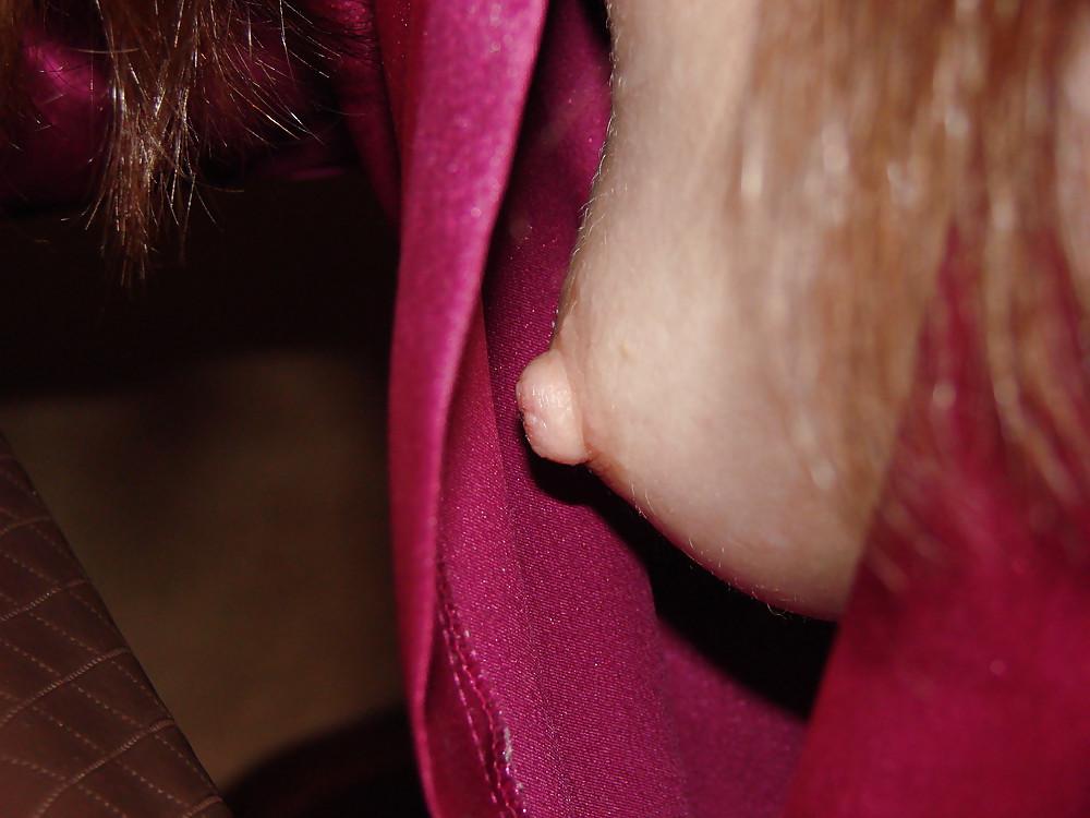 20P Downblouse cleavage