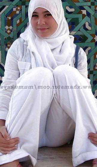 25P Turkish Turbaned Girls 