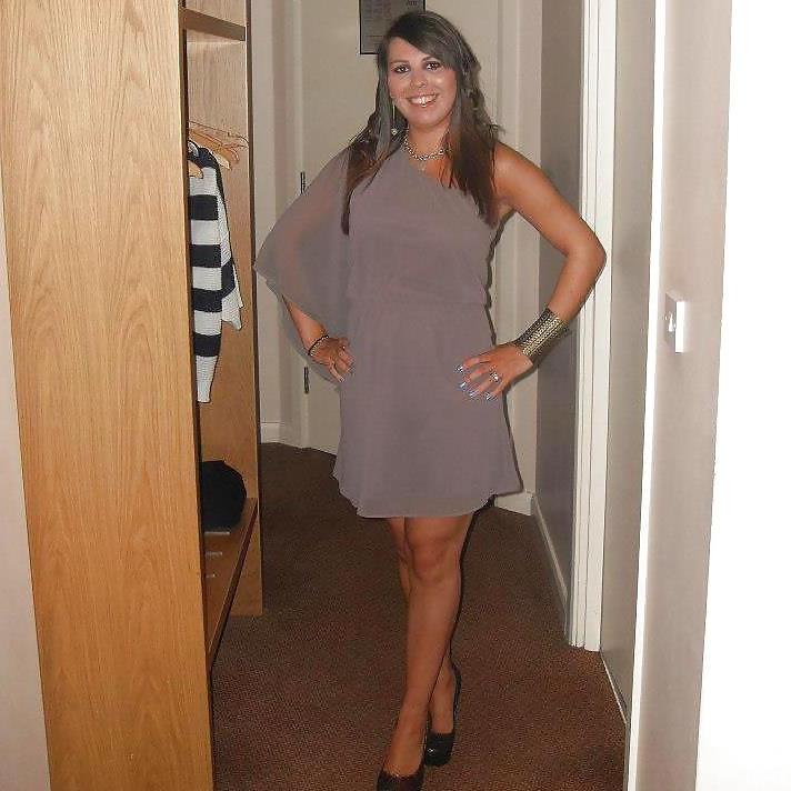 11P British Amy Rose Hembleys 