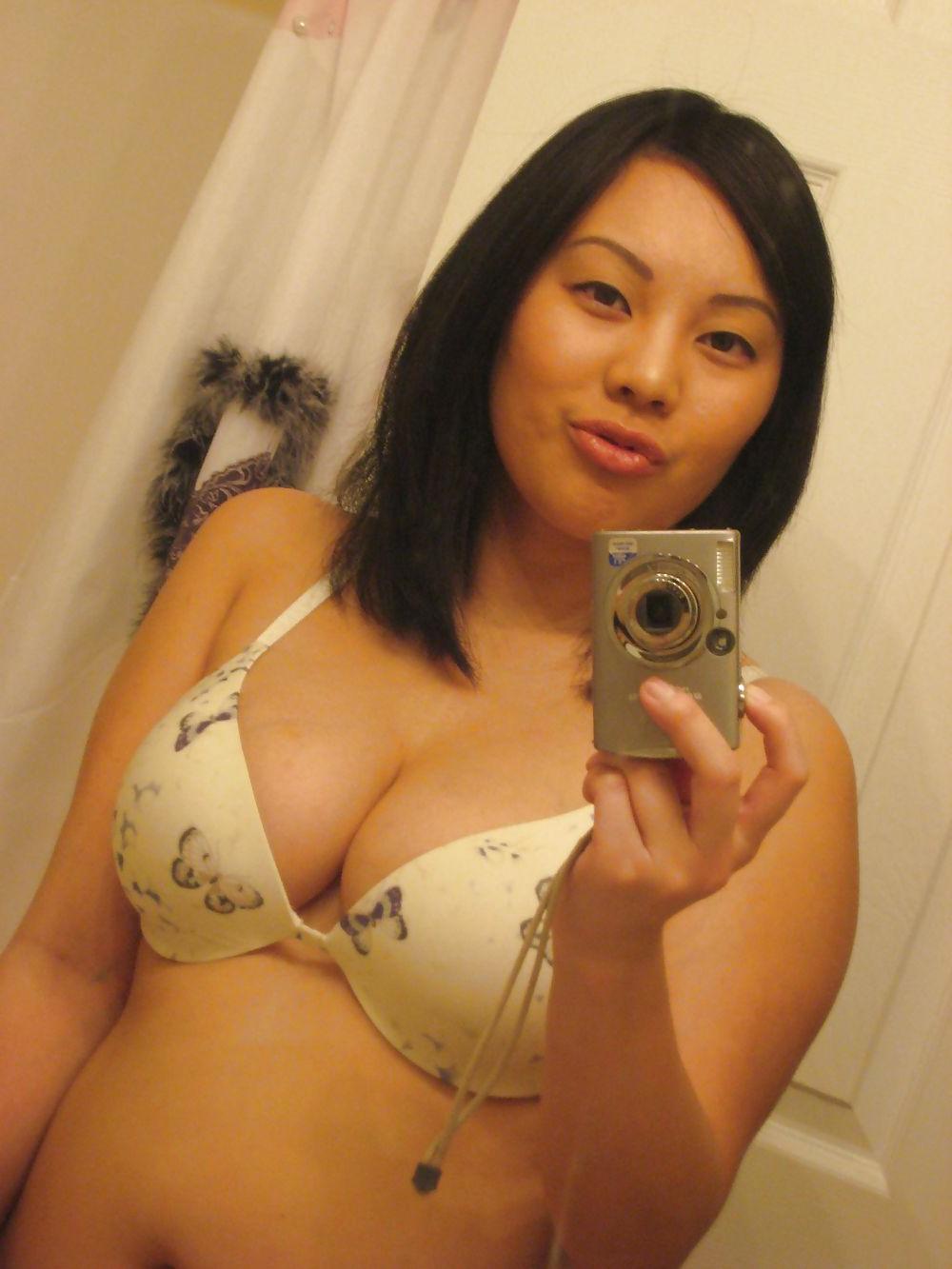 25P Curvy Asian Amateur with Hot Pussy Inserting Zucchini 