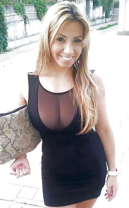 15P Sexy Cleavage 44