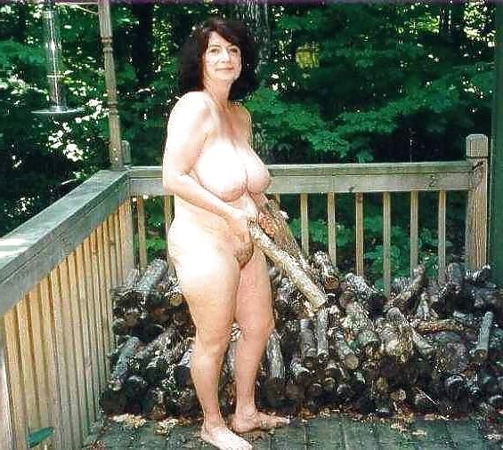 21P Gorgeous mature lady