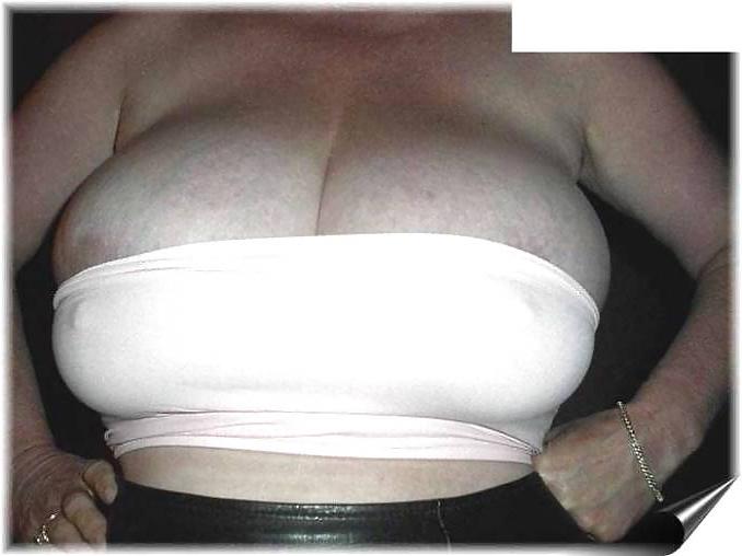21P Gorgeous mature lady