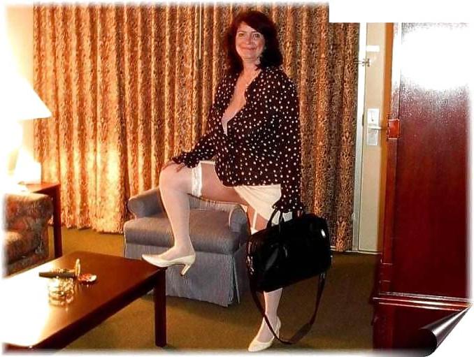 21P Gorgeous mature lady