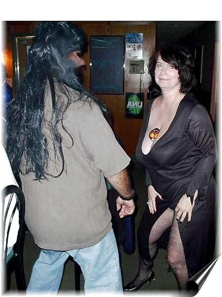 21P Gorgeous mature lady