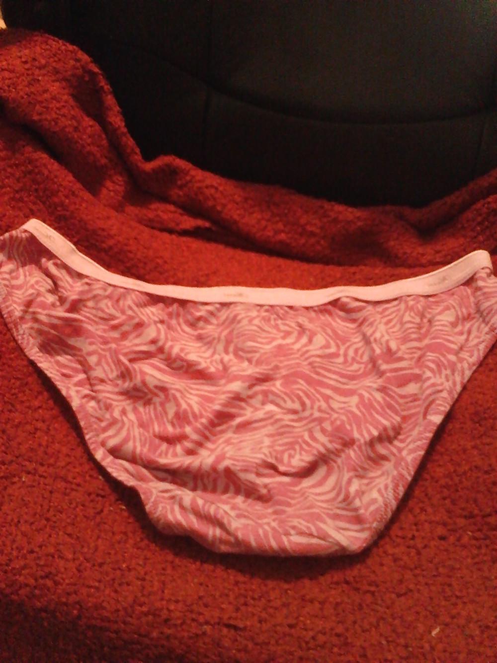 25P Underwear and posing