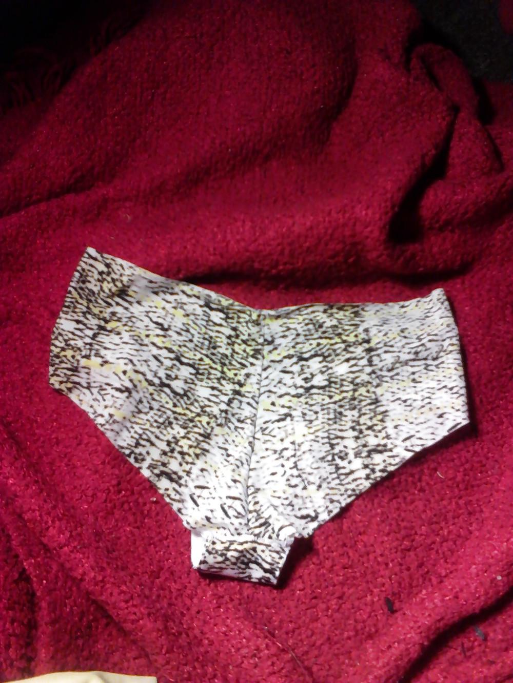25P Underwear and posing