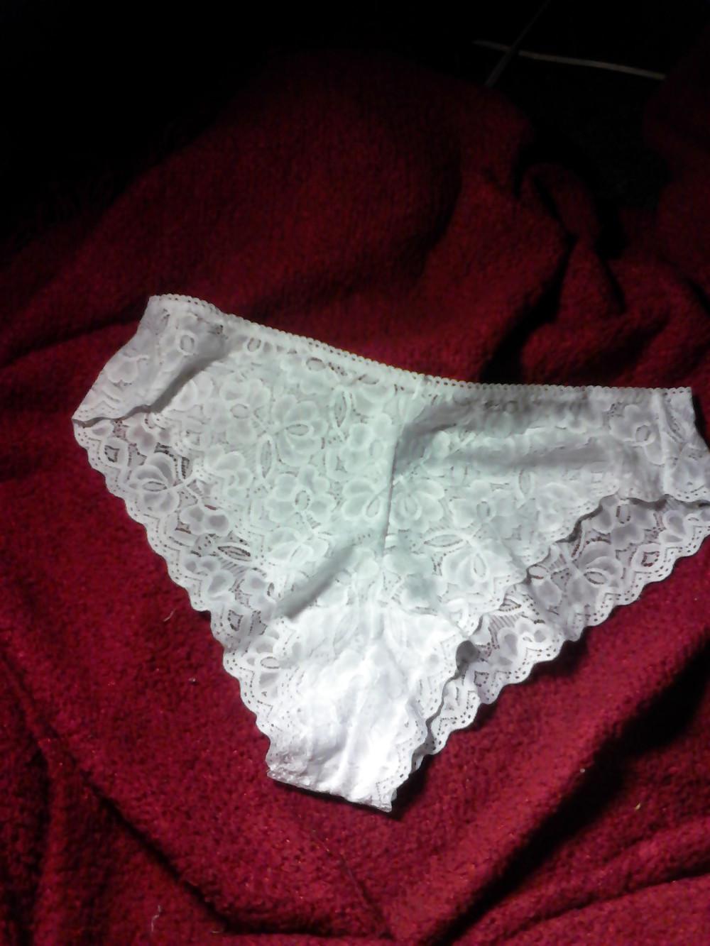 25P Underwear and posing