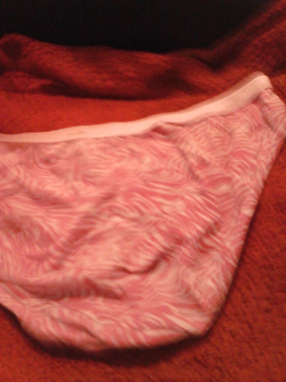 25P Underwear and posing