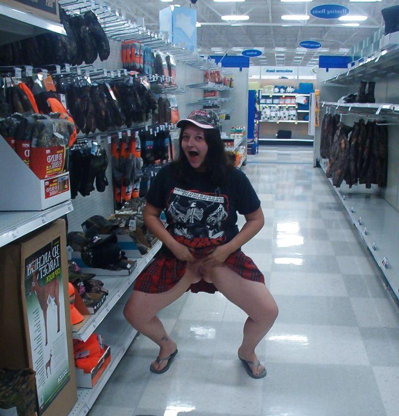 13P BBW Amateur Goes to Walmart