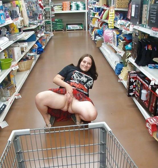 13P BBW Amateur Goes to Walmart