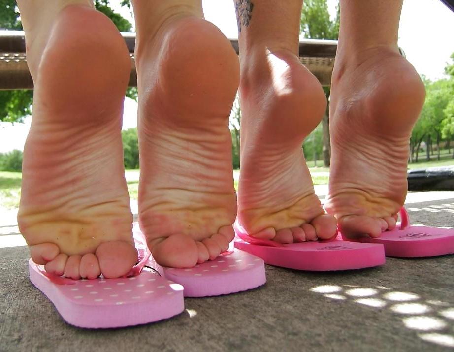 25P Jewel Pink Feet and Flip Flops.